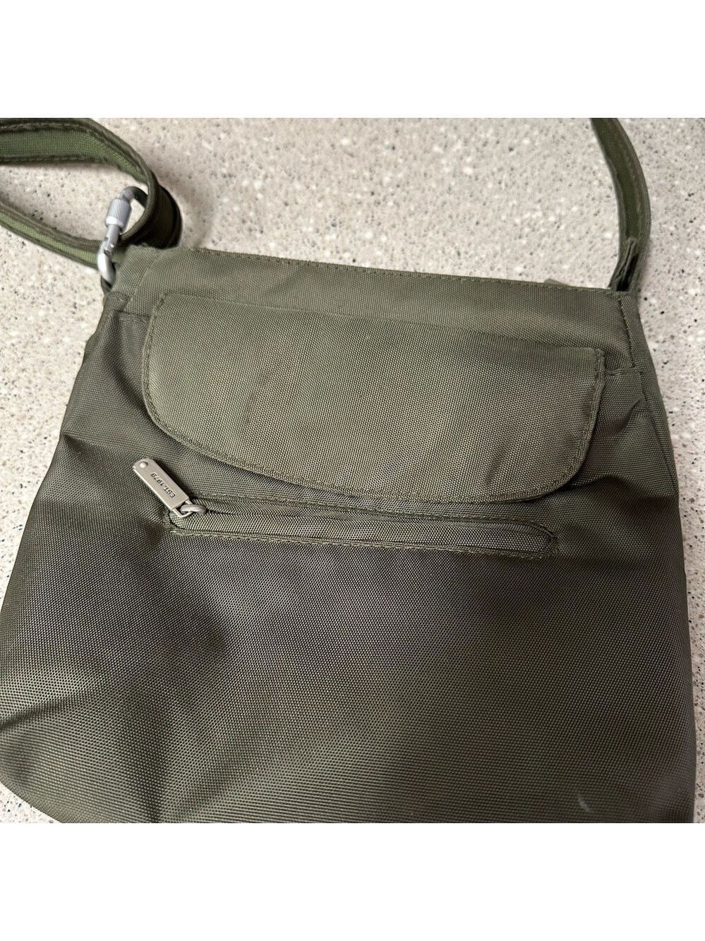 Travelon Anti-theft Crossbody Bag